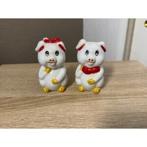 Vintage Pig Salt & Pepper Shakers - Farmhouse Charm